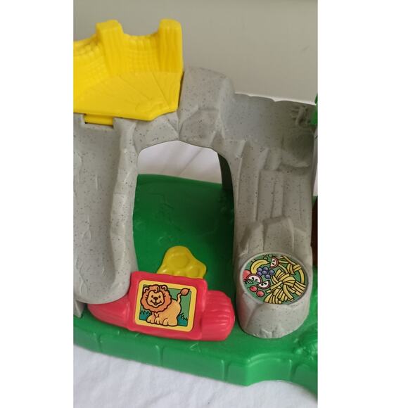 Vintage Fisher-Price Little People Animal Sounds Jungle Zoo with animals*Works* - Picture 3 of 12